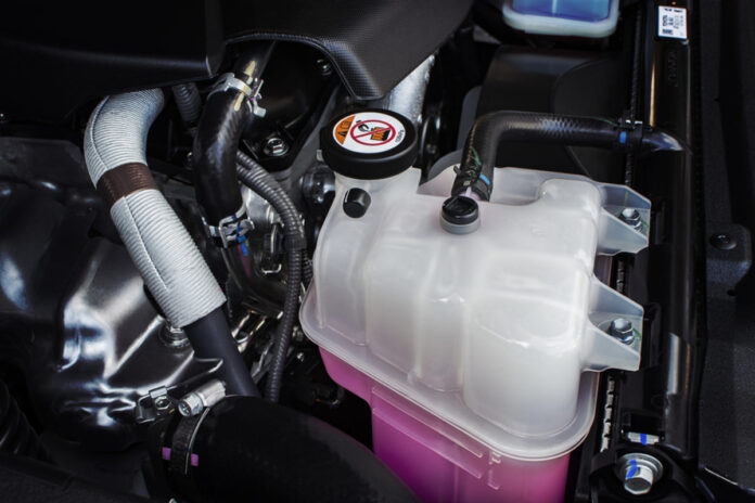 Nissan Pathfinder Coolant Reservoir